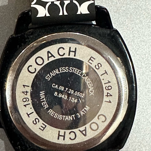 Coach Watch with Rubber Band - Picture 5 of 7